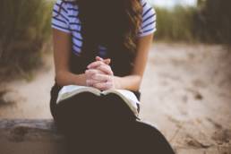 woman praying